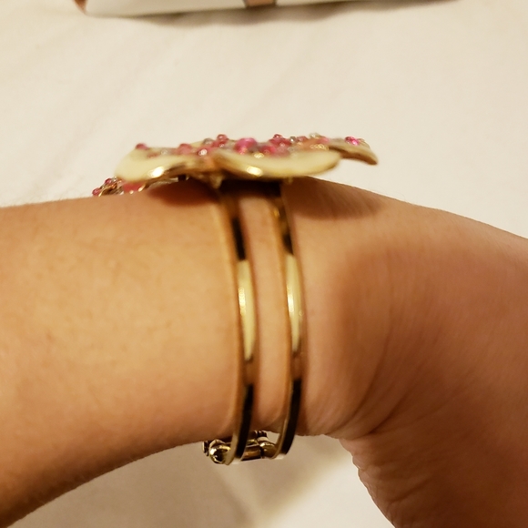 Floral enamel & crystal bracelet, pink & cream - Picture 6 of 9